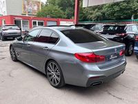 Gebraucht BMW 550 462 PS (339 kW) 2018 Bluestone metallic Limousine