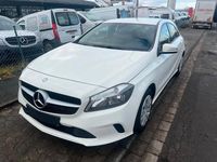 Gebraucht Mercedes A180 109 PS (80 kW) 2016 Weiß Limousine