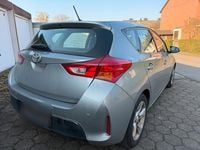Gebraucht Toyota Auris 99 PS (72 kW) 2013 Grau Limousine