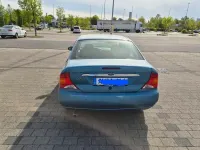 Gebraucht Ford Focus Ghia 131 PS (96 kW) 2000 Blau Limousine