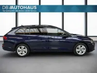 Gebraucht VW Golf VIII Life 110 PS (80 kW) 2023 Blau Kombi