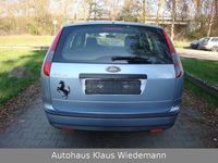 Gebraucht Ford Focus Trend 116 PS (85 kW) 2005 Blau Limousine