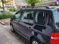 Używany VW Touran Basis 101 KM (74 kW) 2003 Czarny Minivan