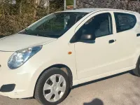 Gebraucht Suzuki Alto Basic 68 PS (50 kW) 2011 Weiß Kleinwagen