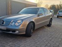 Gebraucht Mercedes E240 177 PS (130 kW) 2005 Silber Limousine