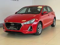 Gebraucht Hyundai i30 Trend 101 PS (74 kW) 2018 Engine red Limousine