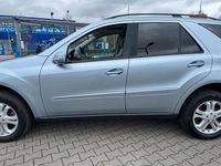 Gebraucht Mercedes ML320 224 PS (164 kW) 2006 Blau SUV