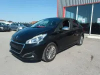 Gebraucht Peugeot 208 Allure 99 PS (72 kW) 2017 Schwarz Kleinwagen