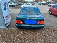 Gebraucht Mercedes E220 95 PS (69 kW) 1998 Grün Limousine