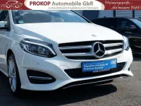Gebraucht Mercedes B180 Urban 122 PS (89 kW) 2017 Weiß Kleinwagen