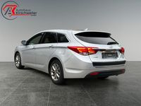 Gebraucht Hyundai i40 Trend 141 PS (103 kW) 2017 Sleek silver Kombi