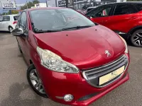 Gebraucht Peugeot 208 Allure 114 PS (83 kW) 2013 Rot Kleinwagen