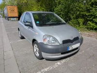 Gebraucht Toyota Yaris 68 PS (50 kW) 2002 Silber Limousine