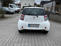 Gebraucht Toyota iQ 68 PS (50 kW) 2009 Weiß Kleinwagen