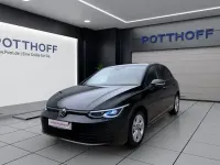 Gebraucht VW Golf VIII Life 131 PS (96 kW) 2023 Deep black perleffekt Limousine