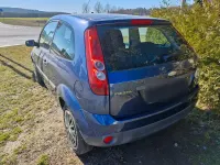 Używany Ford Fiesta 60 KM (44 kW) 2006 Niebieski Hatchback