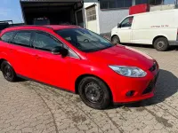 Gebraucht Ford Focus Champions Edition 125 PS (91 kW) 2013 Rot Limousine