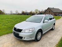 Gebraucht Skoda Octavia 105 PS (77 kW) 2011 Silber Kombi