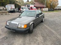 Gebraucht Mercedes E230 132 PS (97 kW) 1984 Braun Limousine