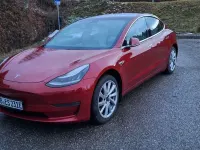 Second-hand Tesla Model 3 253 kW (345 CP) 2020 Roșu Berlinǎ