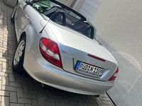Second-hand Mercedes SLK200 163 CP (119 kW) 2006 Argintiu Cabrio