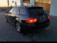 Gebraucht BMW 320 2009 Blau Kombi