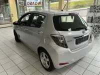 Gebraucht Toyota Yaris Hybrid Life 101 PS (74 kW) 2014 Silber Limousine