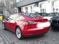 Gebraucht Tesla Model 3 366 kW (498 PS) 2022 Rot metallic Limousine