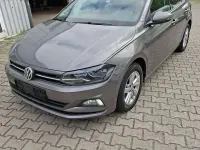 Gebraucht VW Polo Comfortline 95 PS (69 kW) 2019 Limestone grey metallic Kleinwagen