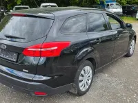 Usado Ford Focus Trend 125 CV (91 kW) 2017 Negro Berlina