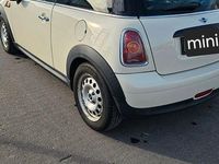 Gebraucht Mini Cooper 95 PS (69 kW) 2009 Weiß Kleinwagen