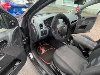Gebraucht Ford Fusion 105 PS (77 kW) 2011 Schwarz Kleinwagen