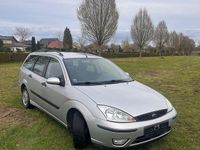 Gebraucht Ford Focus Futura 101 PS (74 kW) 2002 Grau Kombi