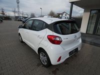 Gebraucht Hyundai i10 Select 67 PS (49 kW) 2023 Weiß Kleinwagen
