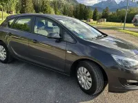 Gebraucht Opel Astra Edition 140 PS (102 kW) 2012 Grau Limousine