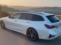 Gebraucht BMW 330e Advantage 292 PS (214 kW) 2021 Weiß Kombi