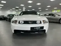 Gebraucht Ford Mustang GT 412 PS (303 kW) 2011 Weiß Coupé