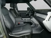 Gebraucht Land Rover Defender SE Dynamic 300 PS (220 kW) 2025 Gruen SUV