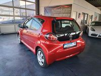 Gebraucht Toyota Aygo 68 PS (50 kW) 2011 Rot Kleinwagen
