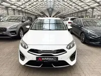 Gebraucht Kia Ceed Platinum Edition 141 PS (103 kW) 2023 Weiß Kleinwagen