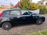 Gebraucht Hyundai i30 90 PS (66 kW) 2011 Schwarz Limousine