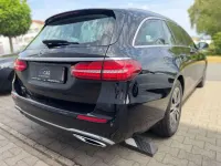 Gebraucht Mercedes E220 200 PS (147 kW) 2023 Baltic black Kombi