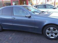 Gebraucht Mercedes E240 Avantgarde 177 PS (130 kW) 2005 Blau Limousine