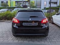 Gebraucht Peugeot 308 131 PS (96 kW) 2016 Schwarz Limousine