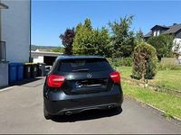 Gebraucht Mercedes A200 156 PS (114 kW) 2012 Schwarz Kleinwagen