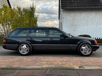 Gebraucht Mercedes E300 Sportline 179 PS (131 kW) 1991 Schwarz Kombi
