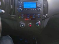 Gebraucht Hyundai i30 90 PS (66 kW) 2011 Schwarz Limousine