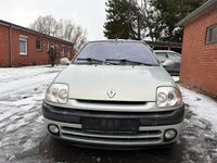Gebraucht Renault Clio II 55 PS (40 kW) 2000 Silber Kleinwagen