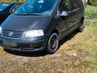 Second-hand VW Sharan 115 CP (84 kW) 2004 Negru Monovolum