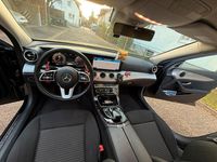 Gebraucht Mercedes E220 194 PS (142 kW) 2020 Schwarz Limousine